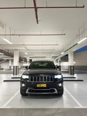 Used Jeep Grand Cherokee in Al Dakhiliya