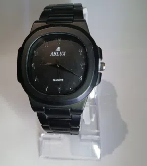 ساعه من نوع ABLUX