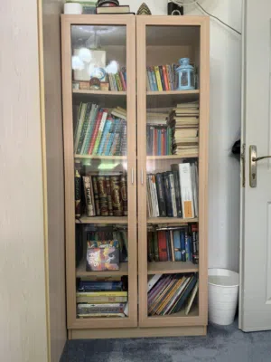 مكتبة كتب للبيع