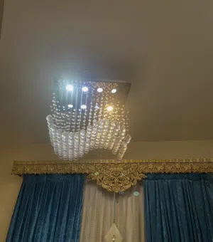 ثريات للبيع