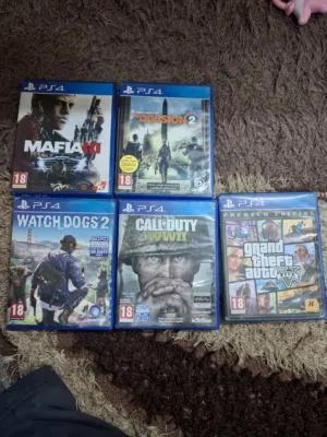 العاب بلايستيشن 4 للبدل او البيع اوبدل السعر 10دينار كل سيدي