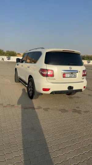 نيسان بلاتنيوم