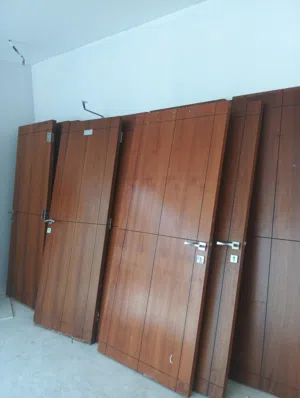 ابواب وحزائن ملابس