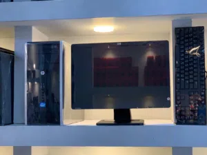 كمبيوترات كور اي فايف بمواصفات ممتازه مع شاشات بسعر مغري جدا