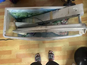 للبيع حوض سمك متوسط