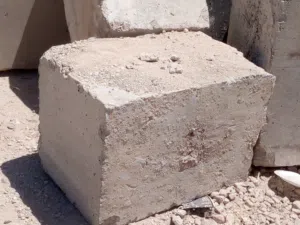 قواعد خرسانيه اسمنتيه حديد مسلح حجم القاعده 50*50*80تصلح واستعمل  قواعدللتنكات مياه واستعمالات اخرى