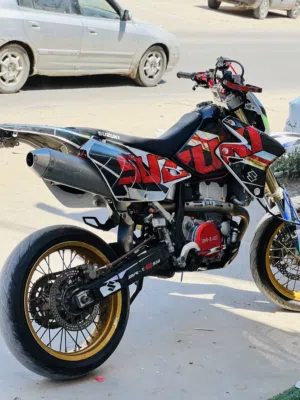 سزوكي dr 400