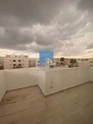 شقة فاخرة للبيع في الجندويل طابق ثالث 200م مع روف 120م دوبلكس تشطيب سوبر ديلوكس