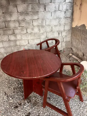 للبيع طاوله وكراسي 2   مطلوب 25