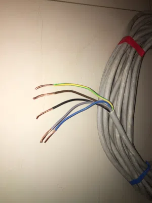كابل نحاس شعر 2.5 +5 ايطالي