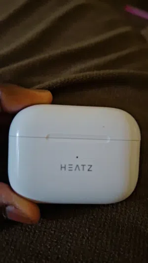 للبيع سماعة اذن HEATZ جودته عالية ومقاوم للماء استخدامه 4 شهور وضمانه 9 شهور وبسعر عجيب