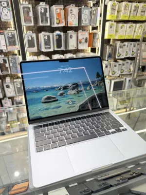 MacBook Air m4 13inch ( 24 / 512 ) // ماك بوك اير ام فور (24/512 )
