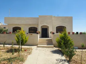 220 m2 3 Bedrooms Townhouse for Sale in Madaba Other