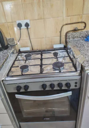 فرن شبه جديد 30دينار