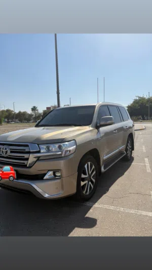 لاندكروزر GXR موديل 2012