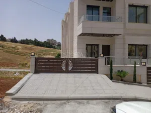 160 m2 3 Bedrooms Apartments for Sale in Amman Abdoun
