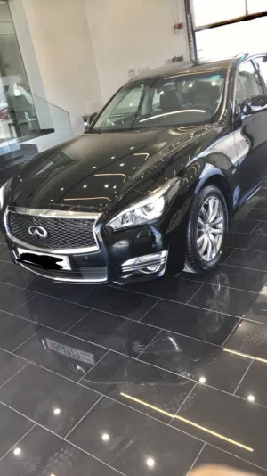 For Sale: Infiniti Q70 2016