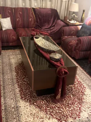 طاولة للبيع