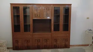 مكتبة شبه جديده ايطاليه  السعر 500وقابل للنقاش