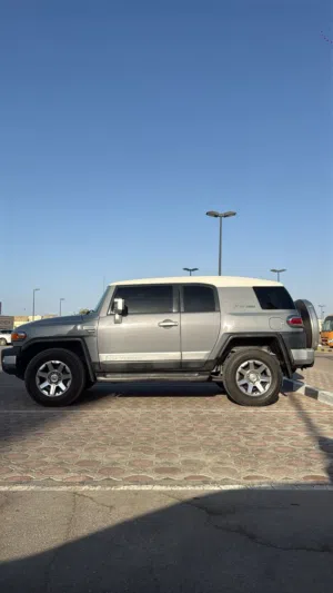 Used Toyota FJ in Al Sharqiya