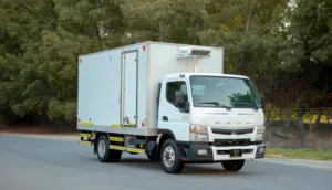 Used Mitsubishi Fuso in Al Dakhiliya