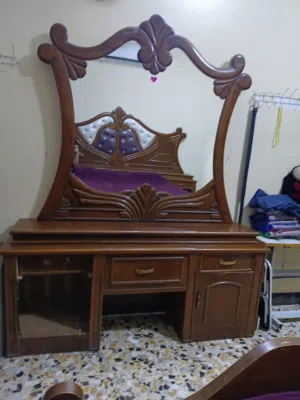 ميز مرايه وكنتور