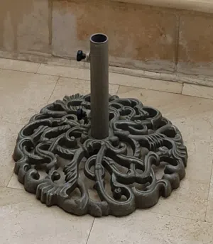 قاعده شمسيه حديد جديده بالكرتونه