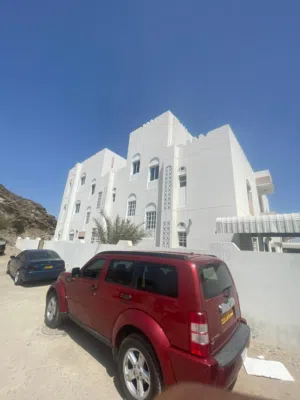 Spacious flat for rent in Al Amerat.