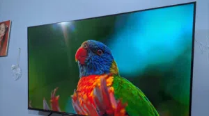مواصفات شاشة UNEVA موديل 50Q-Class/MFT2S2O2: المواصفات الأساسية: الحجم: 50 بوصة. الدقة: 4K UHD (38