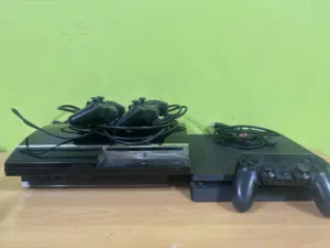 للبيع: PS4 + PS3
