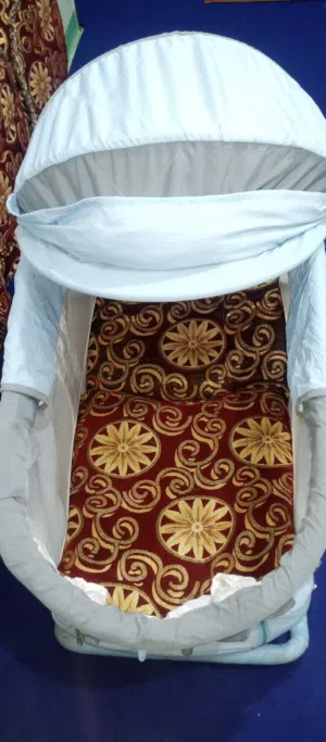 سرير اطفال بدون مرتبه