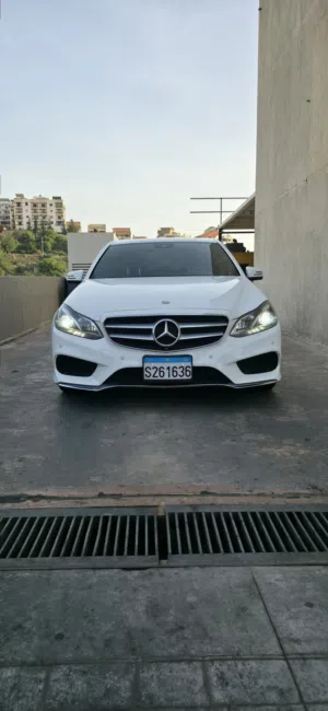 Mercedes-Benz E350  CLEAN CARFAX
