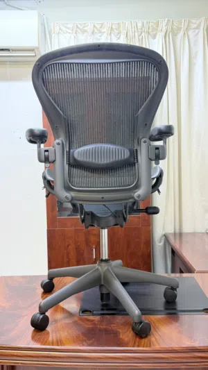 Herman Miller  كراسي مكتب الاصلية
