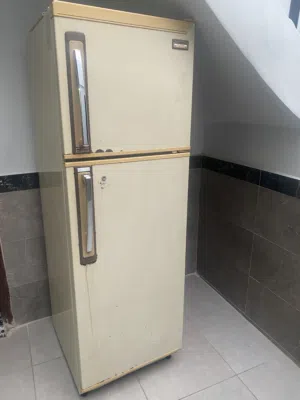 للبيع ثلاجة