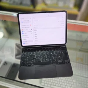 iPad Pro 11 inch M5 – 256GB - 100% Battry ضمان سنة