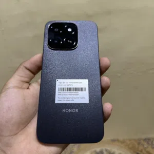 Honor X6 Mobile Phone - Brand New Black with 256GB Storage - little crack on display Condition
