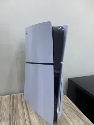 بليستيشن 5 slim مع أيد سكنية و كرتونة