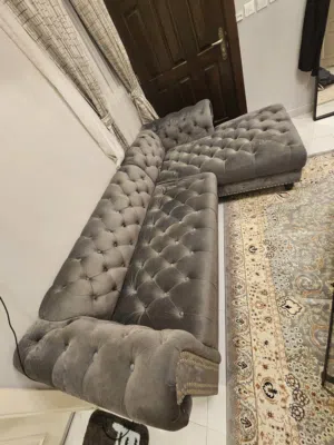 كنب كورنر حلف L للبيع من مفروشات العمر بحالة جيدة جدا