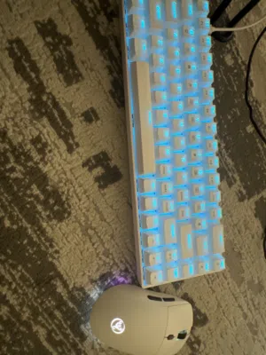 ماوس وكيبورد بحالة ممتازة