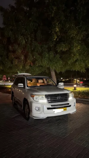 لاندكروزر خليجي نظيف 2013
