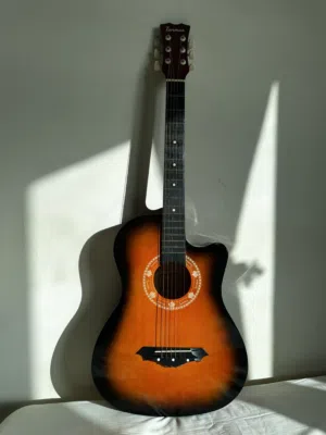 Used 6-String Acoustic Guitar - Sunburst
