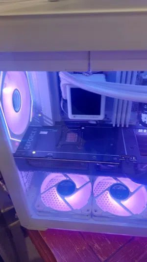 Ryzen 9 9950X + RTX 5070 + 64GB DDR5 جهاز تصميم ورندر وألعاب احترافي