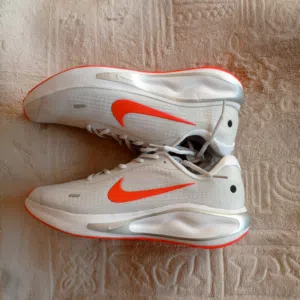 حذاء نايك رياضي