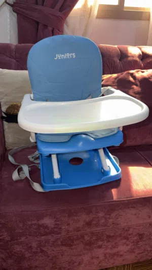 كرسي طعام شبه جديد