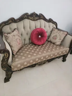 طقم كنب 7 مقاعد قماش ثقيل ووتربروف خشب زان حفر مصري بحالة الجديد