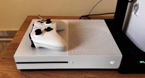 Xbox one s 1TB مع وايراته