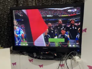 شاشة LED بوصه43 مع الريسيفر بيعه سريعه لدواعي السفر