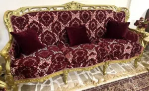 طقم صالون للبيع تصميم كلاسيكي راقي – حالة ممتازة
