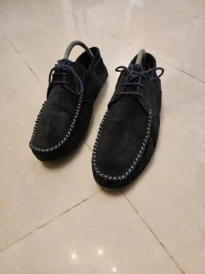 أحذية جلد طبيعي بحالة الجديد للبيع