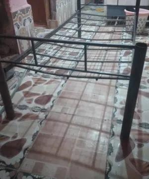 سرير النوم اللبيع